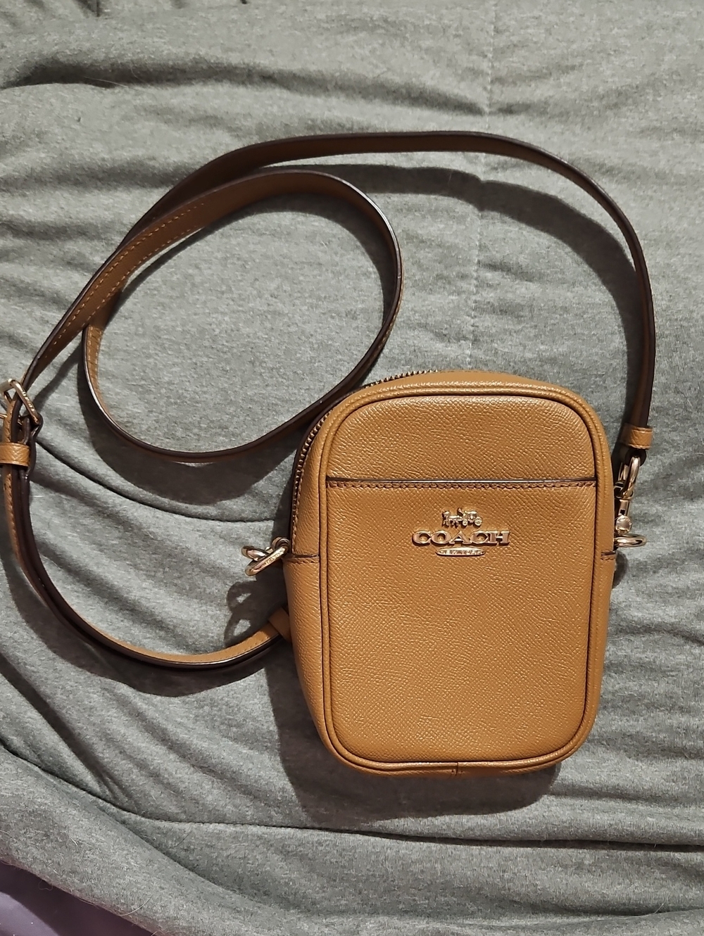 Coach Caramel Pebbled Leather Crossbody Bag with Gold Hardware (F80589)